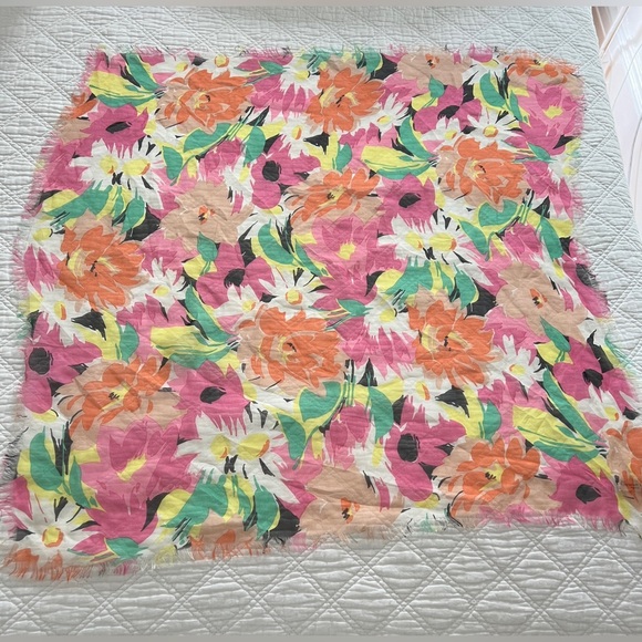 Christian Dior Floral Vintage 100% silk scarf, raw edges. - Picture 1 of 7